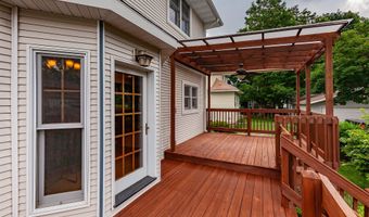 618 9th St, Ames, IA 50010