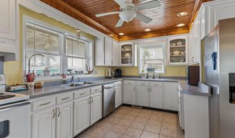 319 Old Causeway Rd, Atlantic Beach, NC 28512