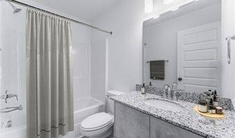 931 Reading Railroad Ln, Bentonville, AR 72713