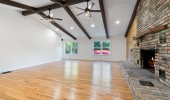 251 S Taxiway Dr, Albany, KY 42602