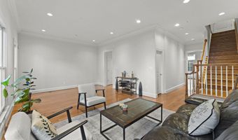 1815 POTOMAC GREENS Dr, Alexandria, VA 22314