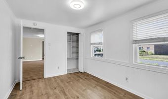 9 Frederick Dr, Bayville, NJ 08721