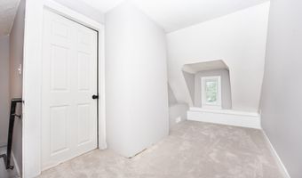 6 Crescent St, Ansonia, CT 06401