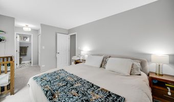 3010 N Kennicott Ave, Arlington Heights, IL 60004