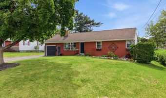 11 James Dr, Albany, NY 12211