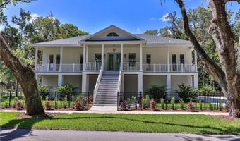 130 NE Crystal St, Crystal River, FL 34428