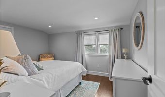 18 Sylvan Ter, Newport, RI 02840