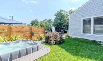 942 N MCKINLEY Rd, Arlington, VA 22205