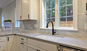13 Arnold Ave 1, Jamestown, RI 02835