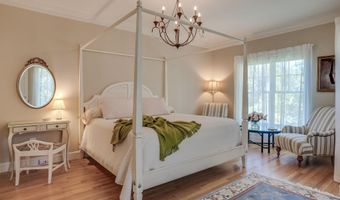 11 Clark Island Rd, Amherst, NH 03031