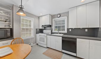 91 Ireland Pl, Amityville, NY 11701