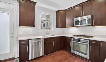 2855 CHANCELLORS Way NE, Washington, DC 20017