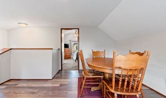 1833 N OWAISSA St, Appleton, WI 54911