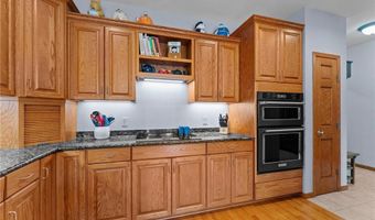 1413 27th St NW, Austin, MN 55912