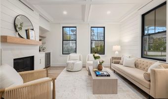 7 Champlin St, Newport, RI 02840