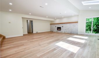 19121 Brewster Rd, Aurora, OH 44202