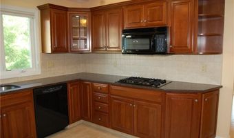 8 Sweet Corn Dr, Cranston, RI 02921