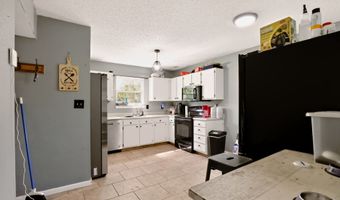 7102 Harness Lakes Dr, Indianapolis, IN 46217
