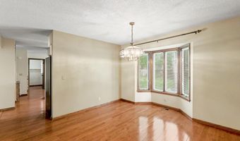 4628 N Farmstead Ct, Bel Aire, KS 67220