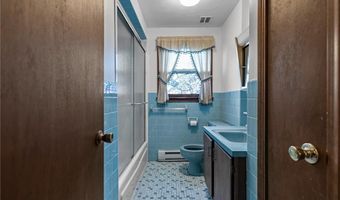 321 Beckwith St, Cranston, RI 02910