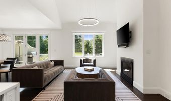 11 Crenshaw Ln 11, Andover, MA 01810