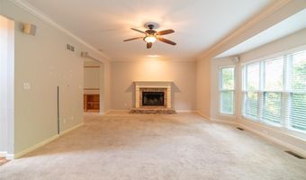 570 Castle Ridge Dr, Ballwin, MO 63021