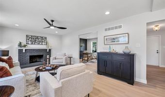 339 Oakleigh Woods Dr, Ballwin, MO 63011