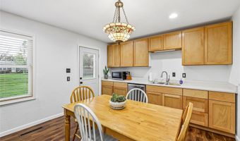 708 5th St SE, Altoona, IA 50009