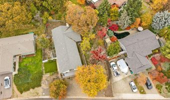 697 Oak Knoll Dr, Ashland, OR 97520