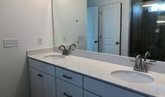 575 Midsummer St #211, Aberdeen, NC 28315