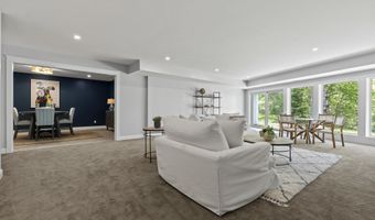 24 Amerescoggin Rd, Falmouth, ME 04105