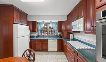1611 Winterhaven Ave, Ashtabula, OH 44004