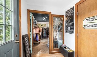 442 Dodge St, Block Island, RI 02807