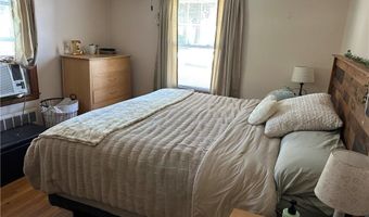 9 Cannon St, Cranston, RI 02920