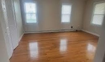 40 Batcheller St 1, Cranston, RI 02920