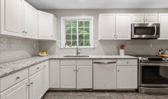 41 Nancy Dr, Ashland, MA 01721