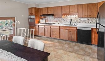 106 W Elm St, Alton, IL 62002