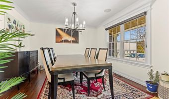 123 Columbus Blvd, Amityville, NY 11701