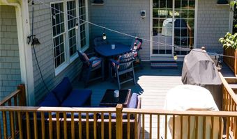 371 Glen Hill Dr, North Kingstown, RI 02874
