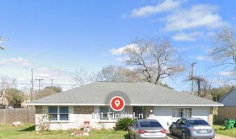 111 Finch Ln, Angleton, TX 77515