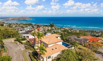 559 Moaniala St, Honolulu, HI 96821