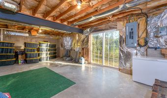110 Oakwood Cir, Bristol, CT 06010