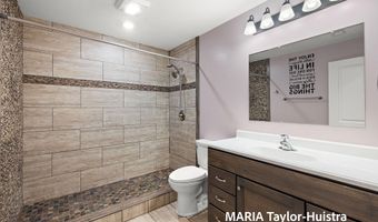 7400 Watermark Dr, Allendale, MI 49401