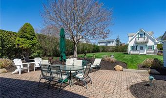 276 Bonnet Point Rd, Narragansett, RI 02882