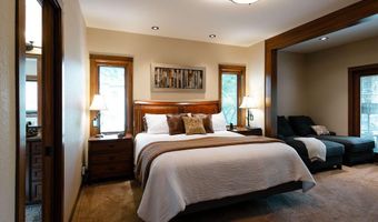 4114 Cochrane Pkwy, Ames, IA 50014