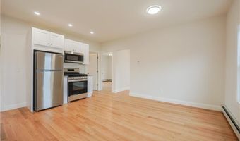 529 Wood St 4th Floor 4, Bristol, RI 02809