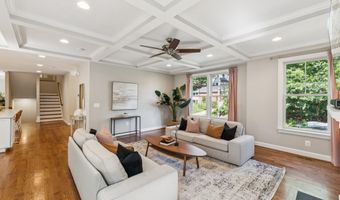 2354 N QUEBEC St, Arlington, VA 22207
