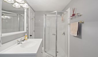 4534 LA SALLE Ave, Alexandria, VA 22304