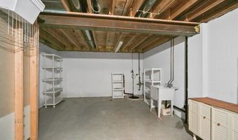 209 Greenbriar Ln, Dalton, OH 44618