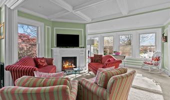 98 Kay St 2, Newport, RI 02840